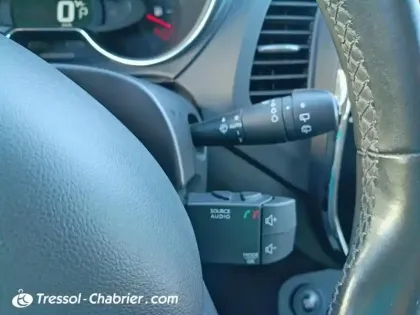 Photo 17 Renault Captur  TCe 120 Energy Intens EDC