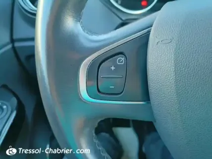 Photo 18 Renault Captur  TCe 120 Energy Intens EDC