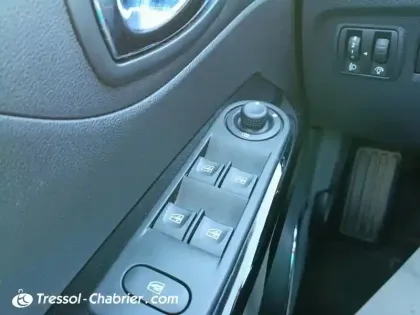 Photo 19 Renault Captur  TCe 120 Energy Intens EDC