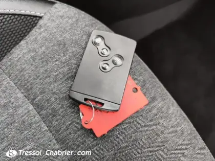 Photo 15 Renault Captur  TCe 120 Energy Iridium