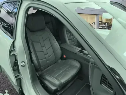 Photo 8 DS DS 4  Hybride E-Tense 225 EAT8 La Premiere