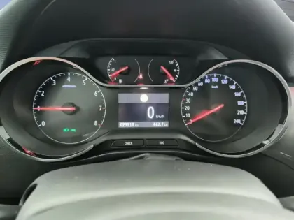 Photo 20 Opel Crossland X  1.2 Turbo 110 ch ECOTEC Innovation