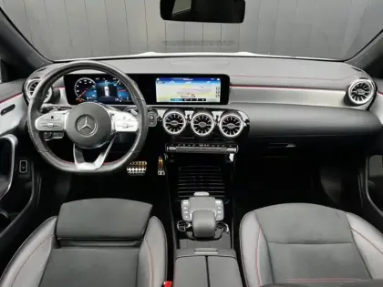 Photo 8 Mercedes CLA 180 d AMG Line
