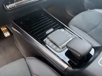 Photo 25 Mercedes GLA 200 d AMG Line