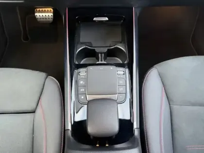 Photo 13 Mercedes GLA 200 d AMG Line