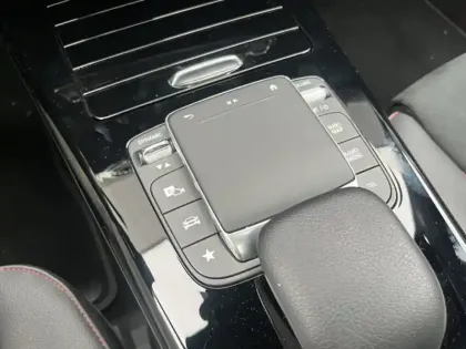 Photo 11 Mercedes CLA Coupé 250 e AMG Line