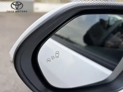 Photo 18 Toyota Yaris Hybride 116h Design Pack Confort 11