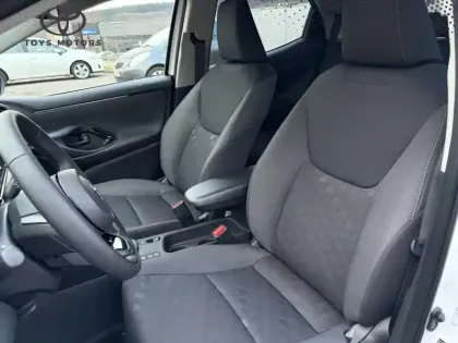 Photo 9 Toyota Yaris Hybride 116h Design Pack Confort 11