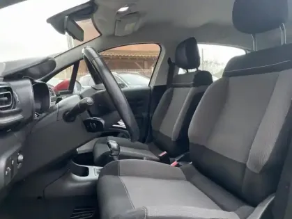 Photo 14 Citroën C3 III PureTech 82 BVM Shine