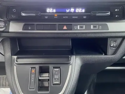 Photo 13 Peugeot Expert III M Diesel 180 ch Auto CAF Tech Edition