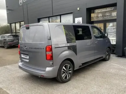 Photo 24 Peugeot Expert III M Diesel 180 ch Auto CAF Tech Edition