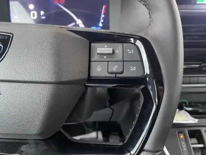 Photo 34 Peugeot Expert III M Diesel 180 ch Auto CAF Tech Edition