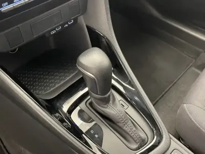 Photo 15 Toyota Yaris Hybride 116h Design MC24