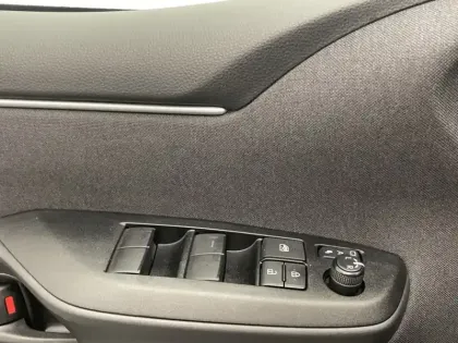 Photo 14 Toyota Yaris Hybride 116h Design MC24