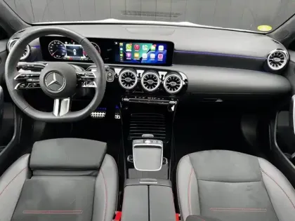 Photo 7 Mercedes Classe A 200 d AMG Line