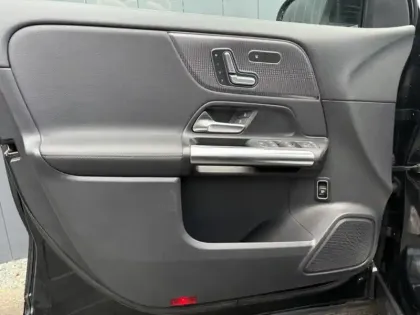 Photo 15 Mercedes GLA 200 d Progressive Line