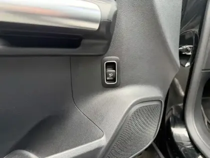 Photo 18 Mercedes GLA 200 d Progressive Line