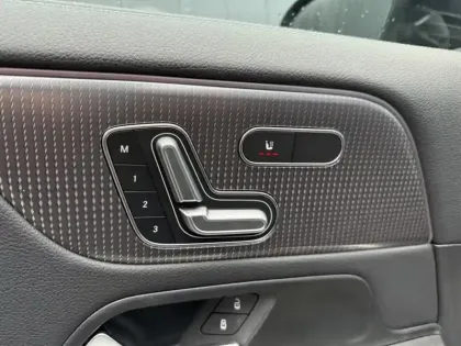 Photo 16 Mercedes GLA 200 d Progressive Line