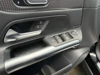 Photo 17 Mercedes GLA 200 d Progressive Line