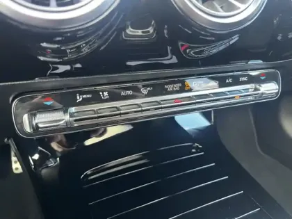 Photo 11 Mercedes Classe A 200 AMG Line