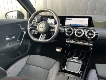 Photo 6 Mercedes Classe A 200 AMG Line