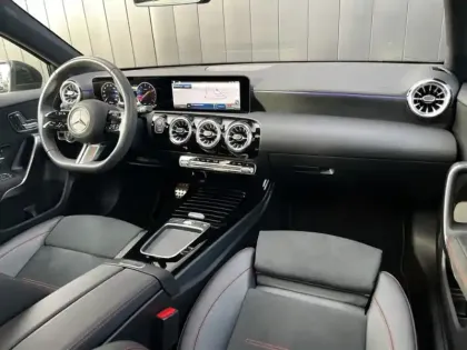 Photo 7 Mercedes Classe A 200 AMG Line