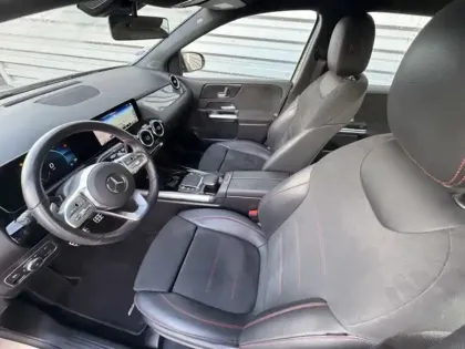 Photo 8 Mercedes Classe B 180 AMG Line Edition