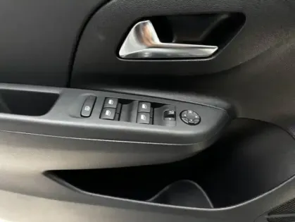 Photo 8 Opel Corsa VI 1.2 Turbo 100ch Edition