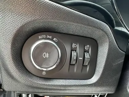 Photo 6 Opel Corsa VI 1.2 Turbo 100ch Edition