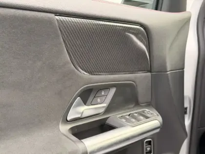 Photo 11 Mercedes GLA 200 d AMG Line