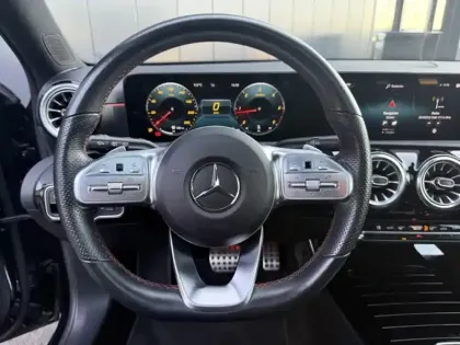 Photo 21 Mercedes Classe A 180 d AMG Line