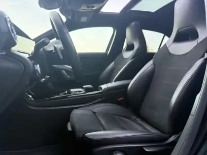 Photo 15 Mercedes Classe A 180 d AMG Line