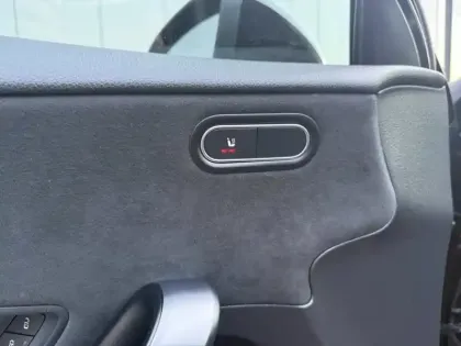 Photo 17 Mercedes Classe A 180 d AMG Line