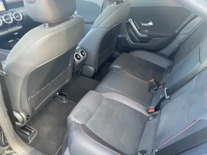 Photo 9 Mercedes Classe A 200 Berline AMG Line