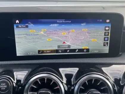 Photo 14 Mercedes Classe A 200 Berline AMG Line