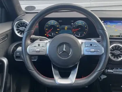 Photo 22 Mercedes Classe A 200 Berline AMG Line