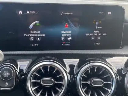 Photo 13 Mercedes Classe A 200 Berline AMG Line