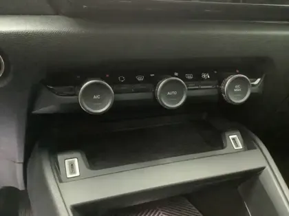 Photo 15 Citroën C4 BlueHDi 130 S&S EAT8 Max