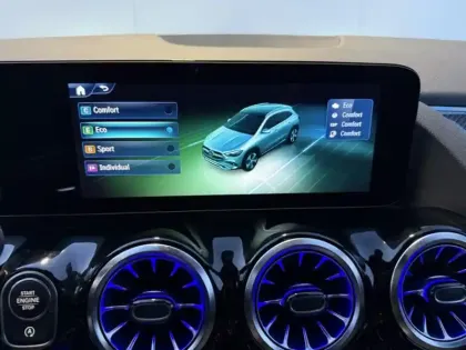 Photo 11 Mercedes GLA 200 d 150ch AMG Line 8G-DCT