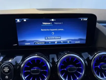 Photo 12 Mercedes GLA 200 d 150ch AMG Line 8G-DCT