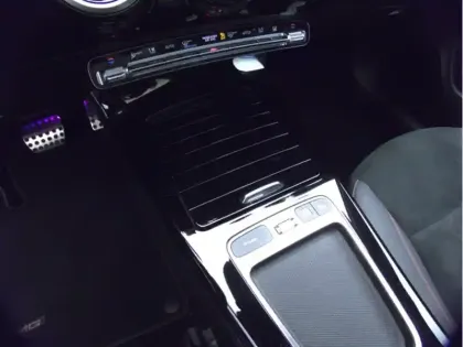 Photo 19 Mercedes CLA Coupé 250 e Hybrid EQ AMG Line