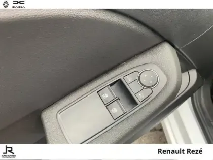 Photo 13 Renault Clio  1.6 E-Tech hybride 145ch Equilibre