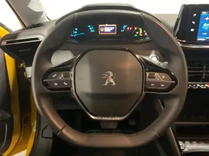 Photo 14 Peugeot 208  e- 136ch Style