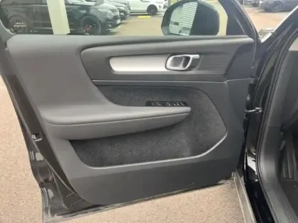 Photo 11 Volvo Xc40  T2 129ch Momentum Business Geartronic 8