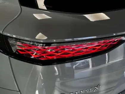 Photo 8 DS Ds 7  E-TENSE 4x4 300ch Opera