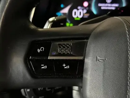 Photo 11 DS Ds 7  E-TENSE 4x4 300ch Opera