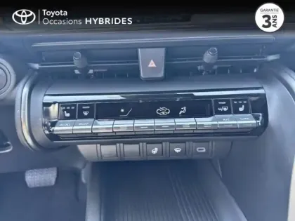 Photo 11 Toyota C-HR  1.8 Hybride 140ch Design Pack Confort