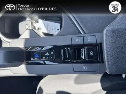 Photo 13 Toyota C-HR  1.8 Hybride 140ch Design Pack Confort
