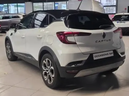 Photo 9 Renault Captur  1.6 E-Tech hybride rechargeable 160ch Intens -21