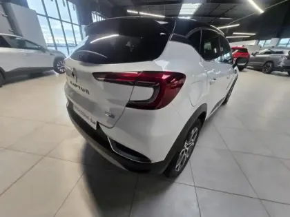 Photo 7 Renault Captur  1.6 E-Tech hybride rechargeable 160ch Intens -21